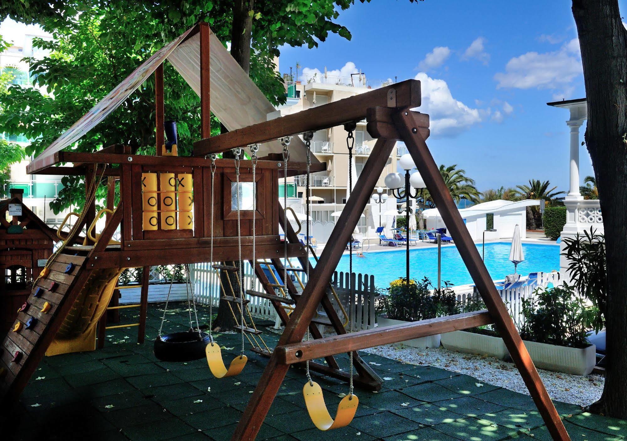 Hotel Venus กาบิชเชมาเร ภายนอก รูปภาพ