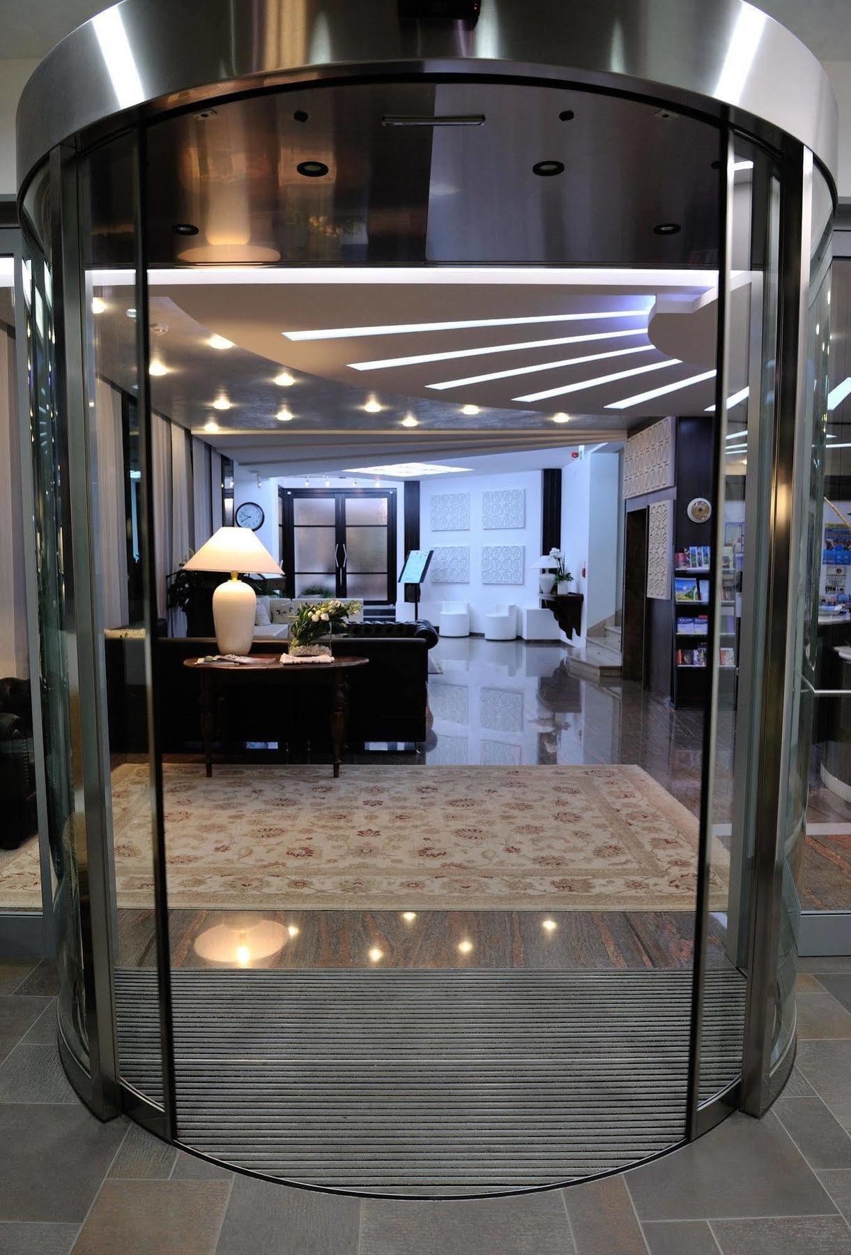 Hotel Venus กาบิชเชมาเร ภายนอก รูปภาพ