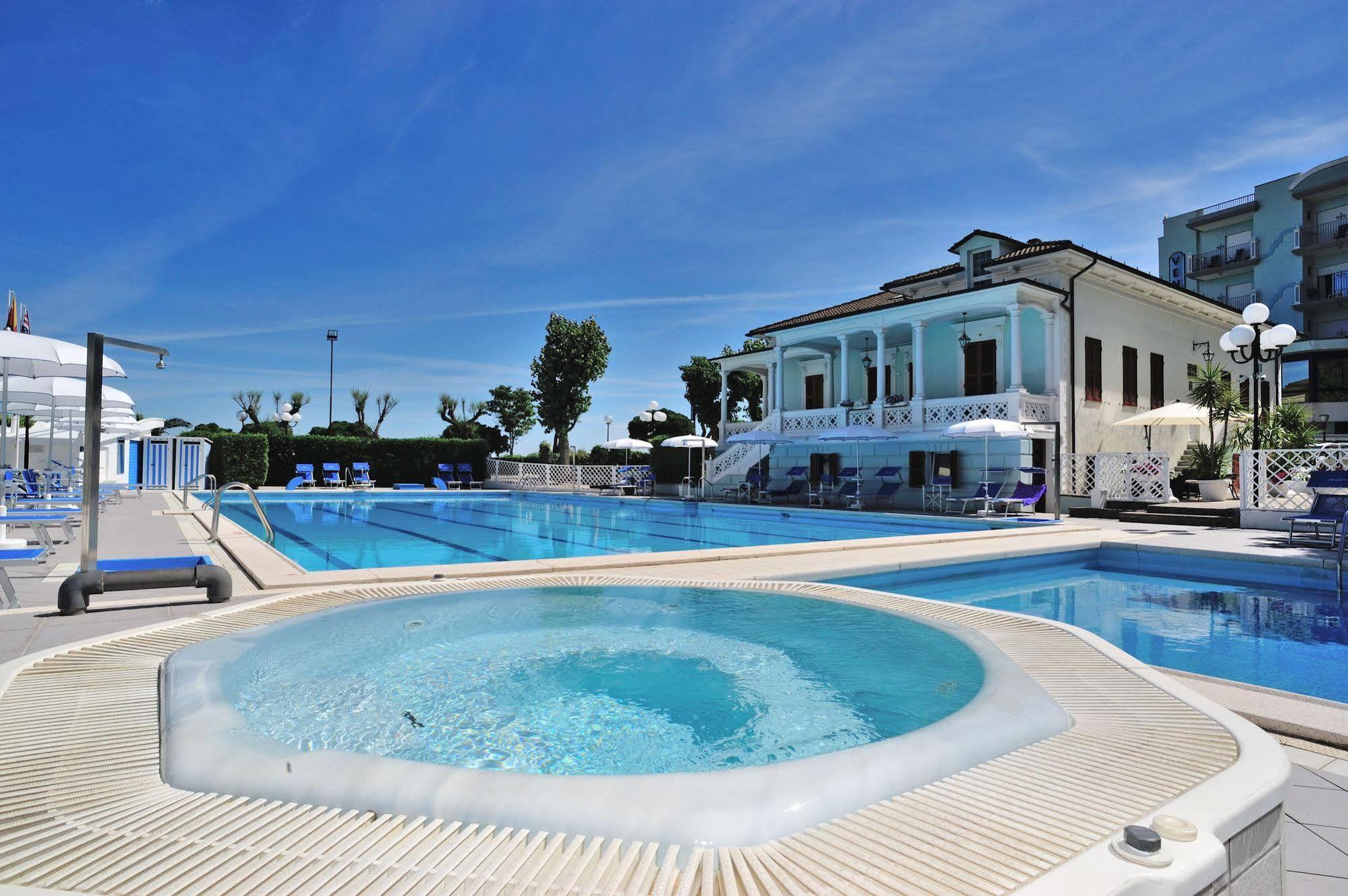 Hotel Venus กาบิชเชมาเร ภายนอก รูปภาพ